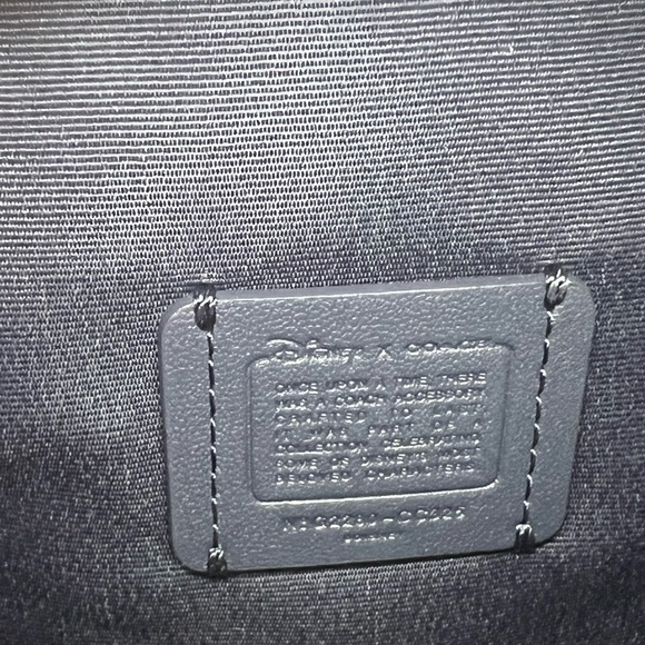 Disney X Coach Eva Phone Crossbody With Ursula - Picture 3 of 5